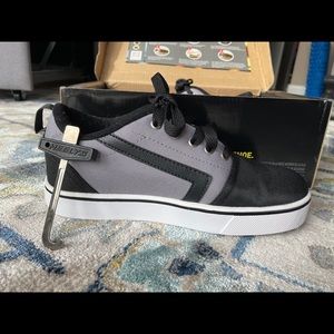 Heelys boys size 5